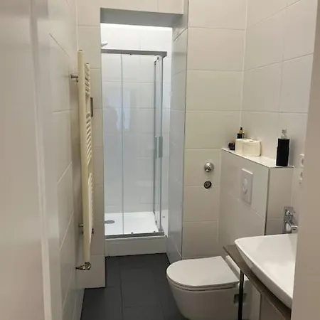 On The Rhine, Apartament