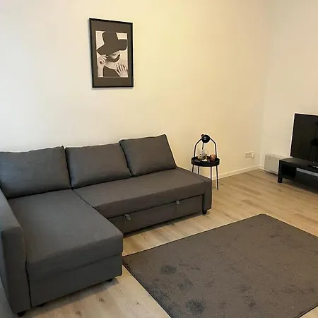 On The Rhine, Apartament