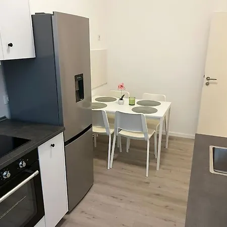 On The Rhine, Apartament *