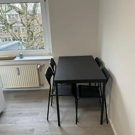 On The Rhine, Kolonia