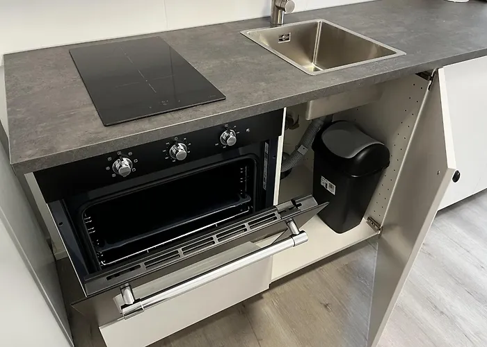 On The Rhine, Lägenhet *