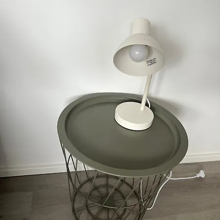 On The Rhine, 公寓