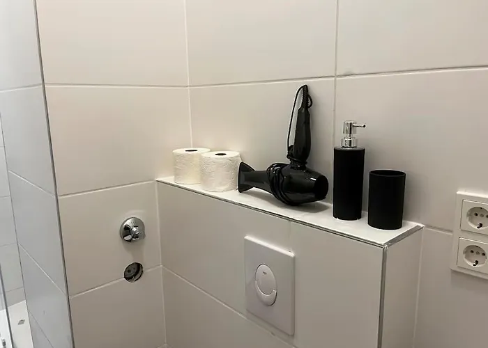 On The Rhine, Apartamento