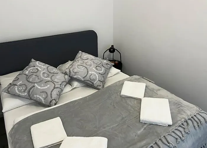 On The Rhine, Apartamento Colonia