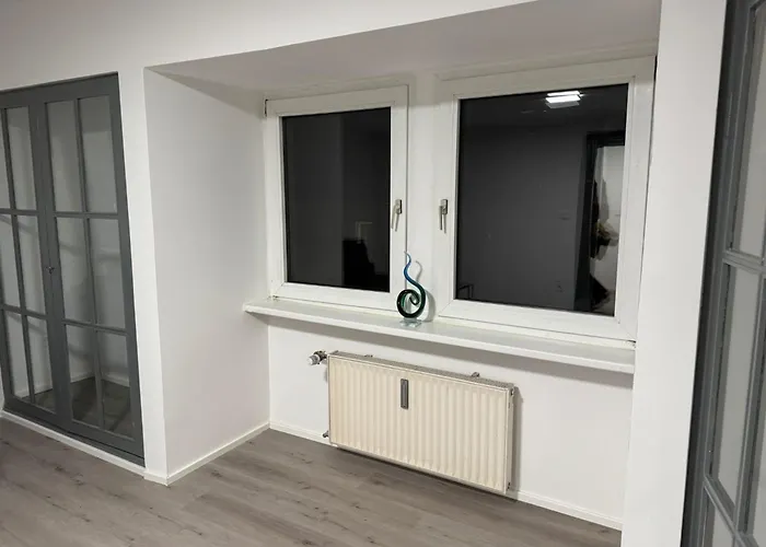 On The Rhine, Apartamento