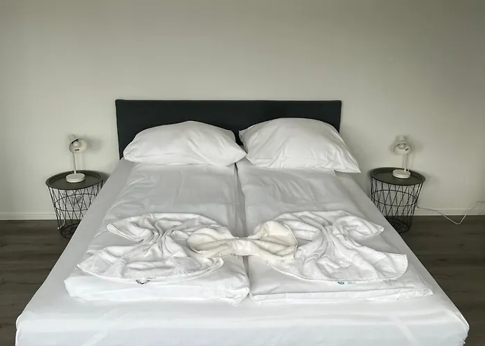 On The Rhine, Apartamento Colonia