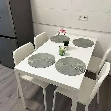 On The Rhine, Apartamento *