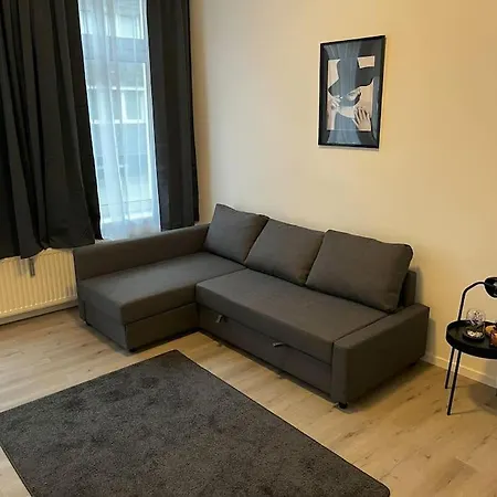On The Rhine, Apartamento *