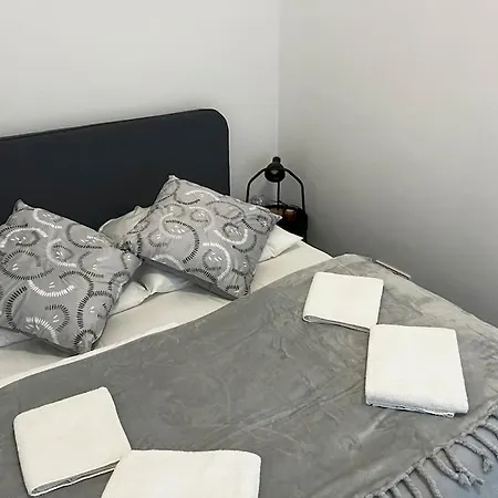 On The Rhine, Apartamento Colónia