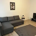 On The Rhine, Apartmán