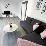 On The Rhine, Apartmán